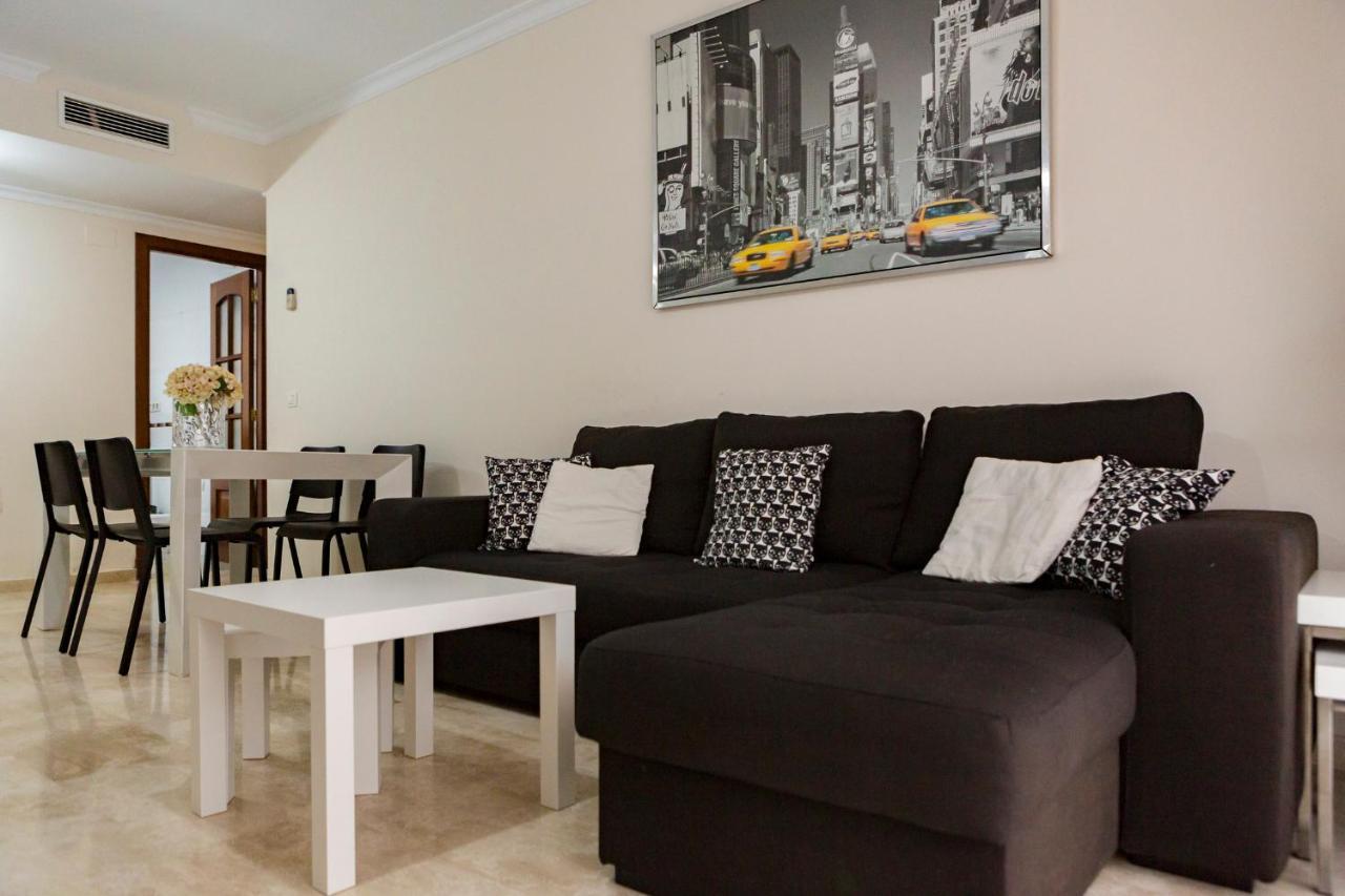 Апартаменты Apartamento Malaga Jalon Экстерьер фото