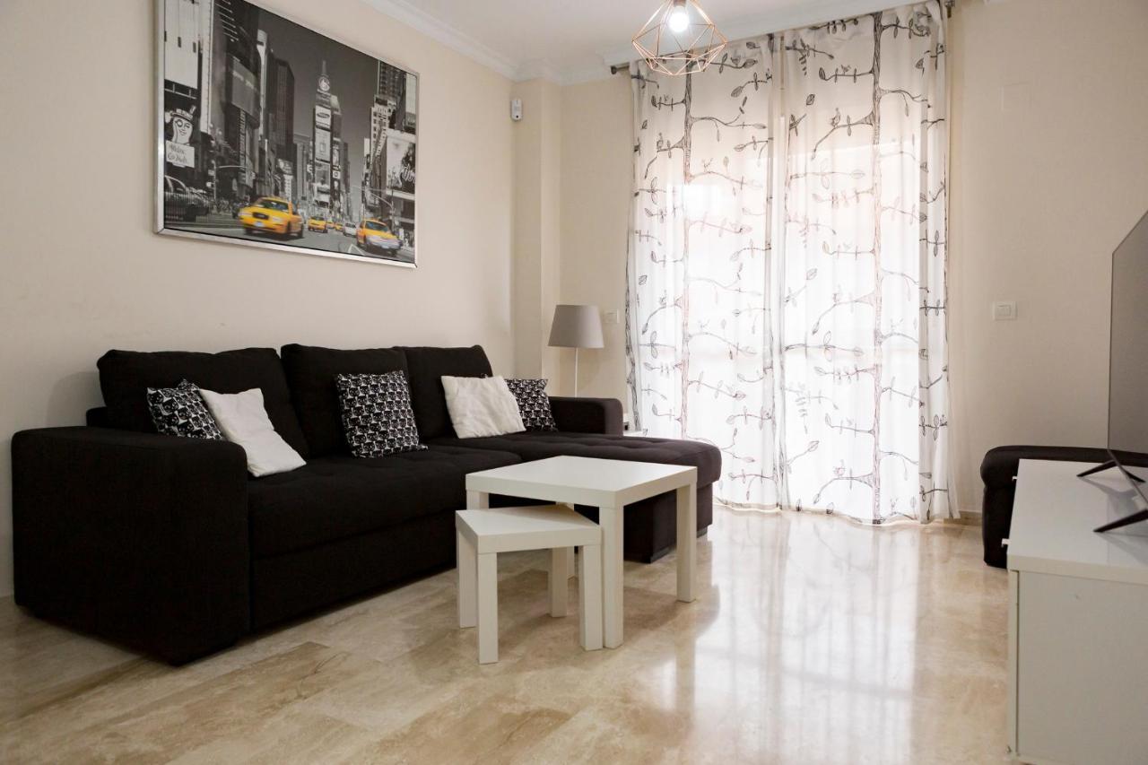 Апартаменты Apartamento Malaga Jalon Экстерьер фото