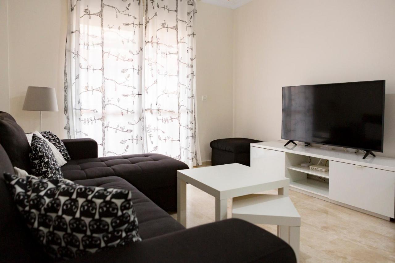 Апартаменты Apartamento Malaga Jalon Экстерьер фото