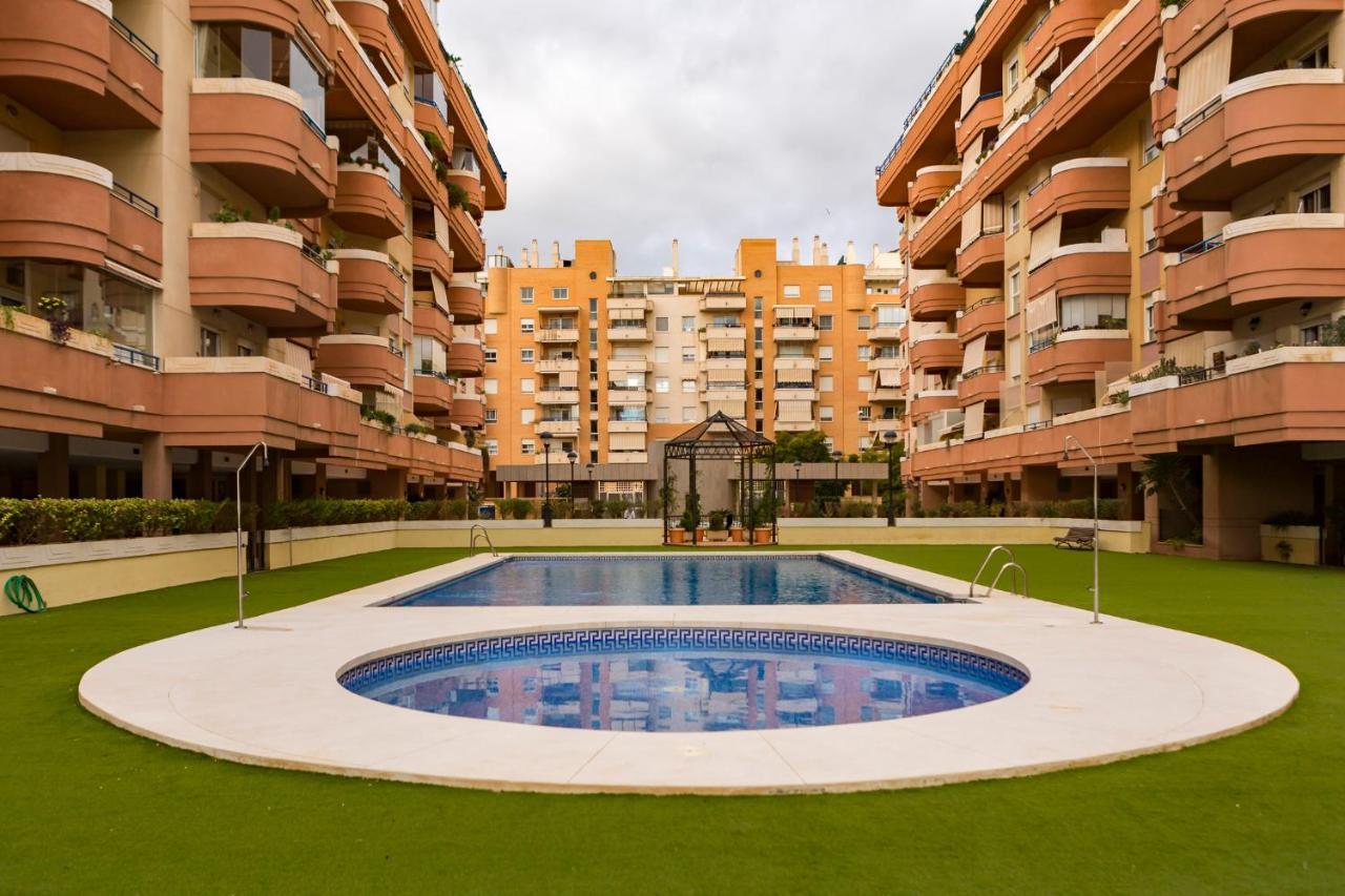 Апартаменты Apartamento Malaga Jalon Экстерьер фото